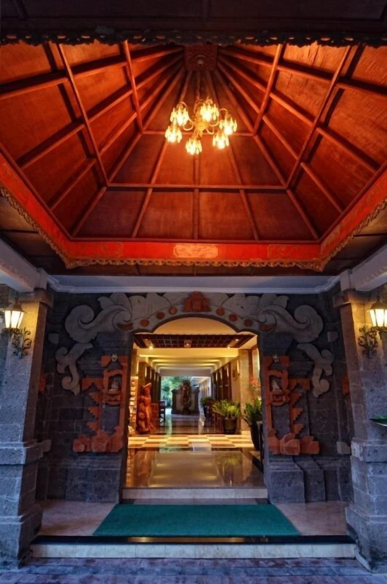 Vista Exterior Taman Rosani Hotel
