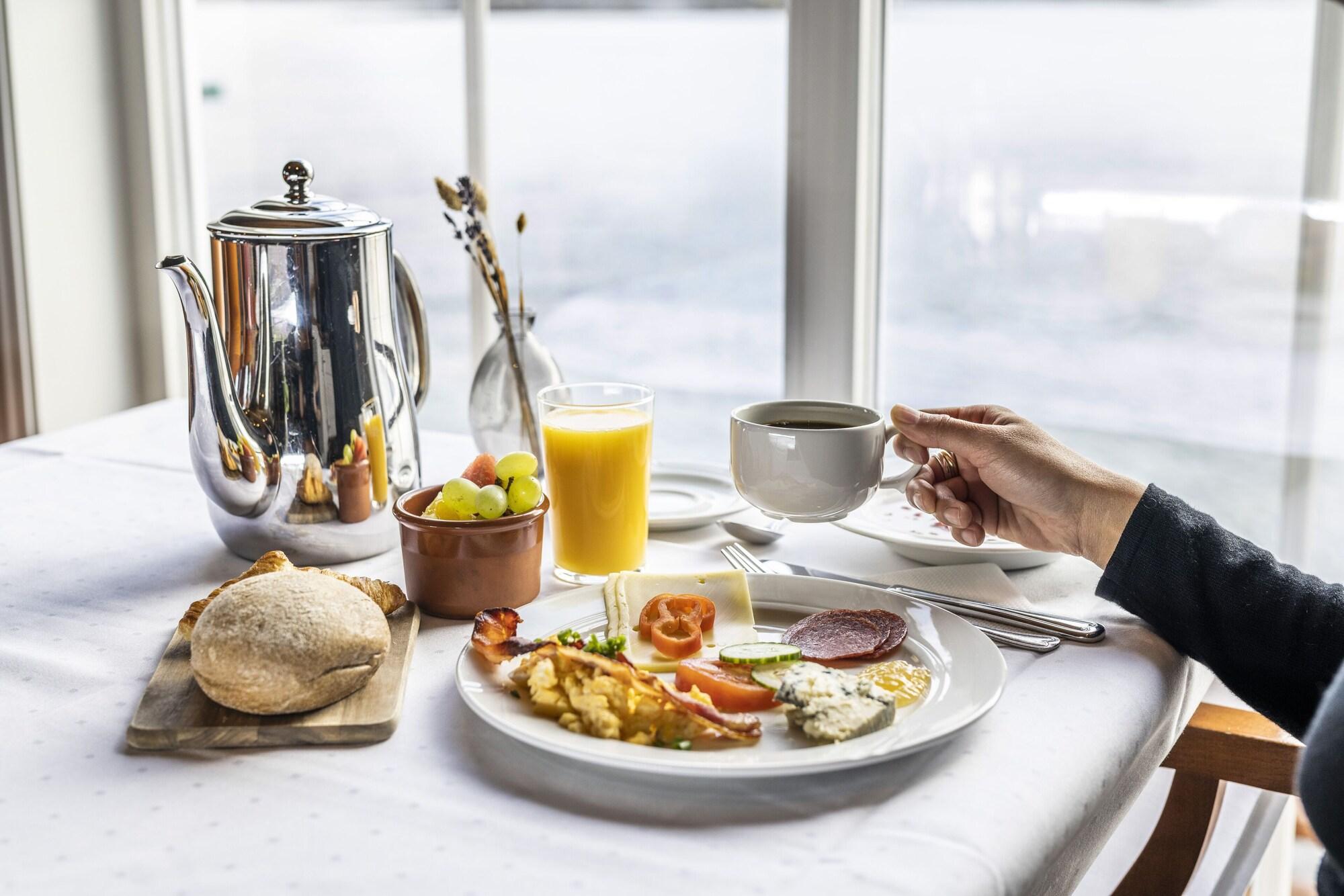 Restaurant Finnøy Bryggehotell - By Classic Norway Hotels