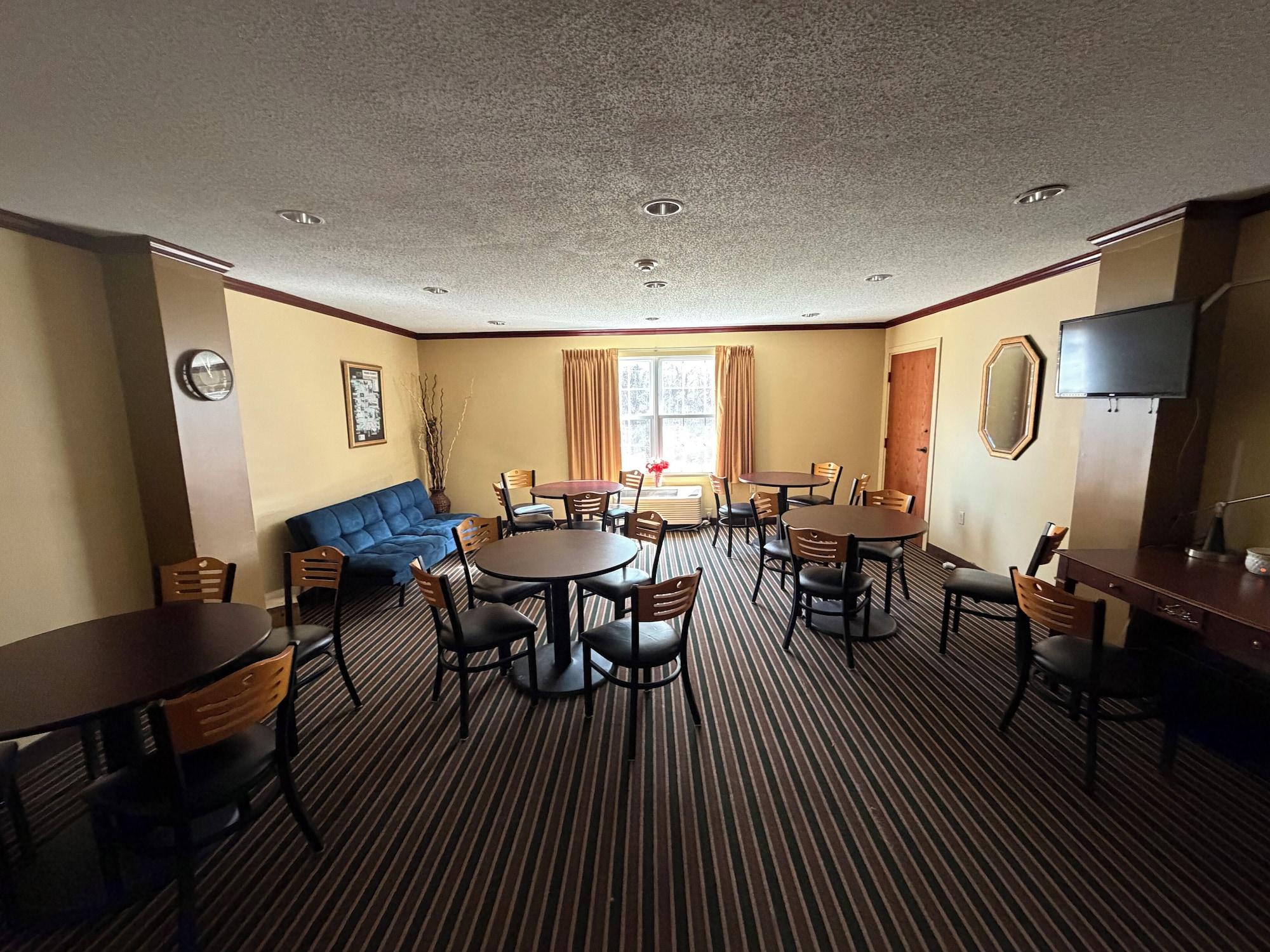 Restaurant Royal Inn Rockville IN by Hotel O