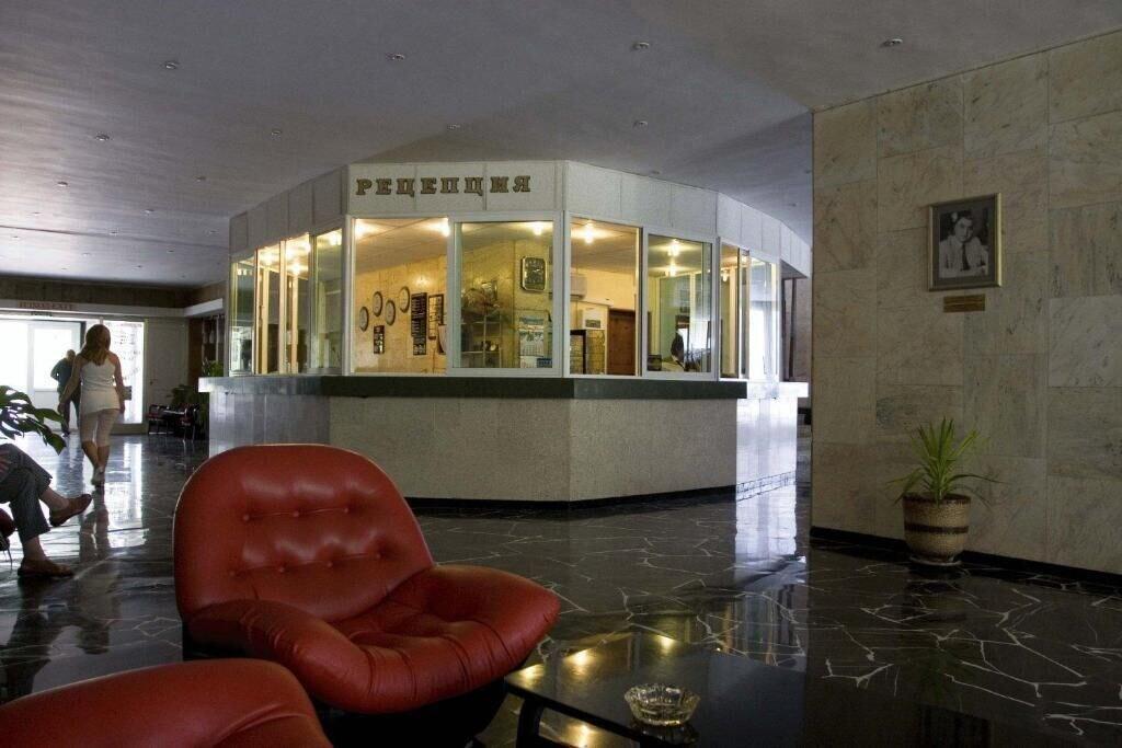 Vista Lobby IHS''Frederik Joliot-Curie''