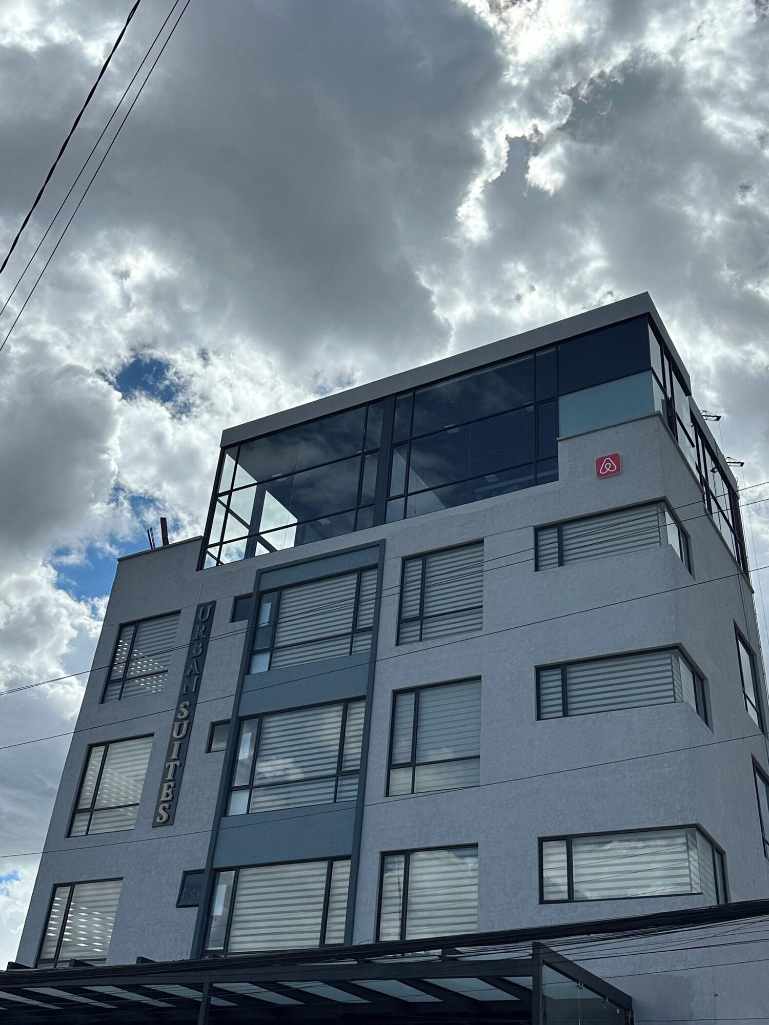 Vista Exterior Suite moderna totalmente amoblada