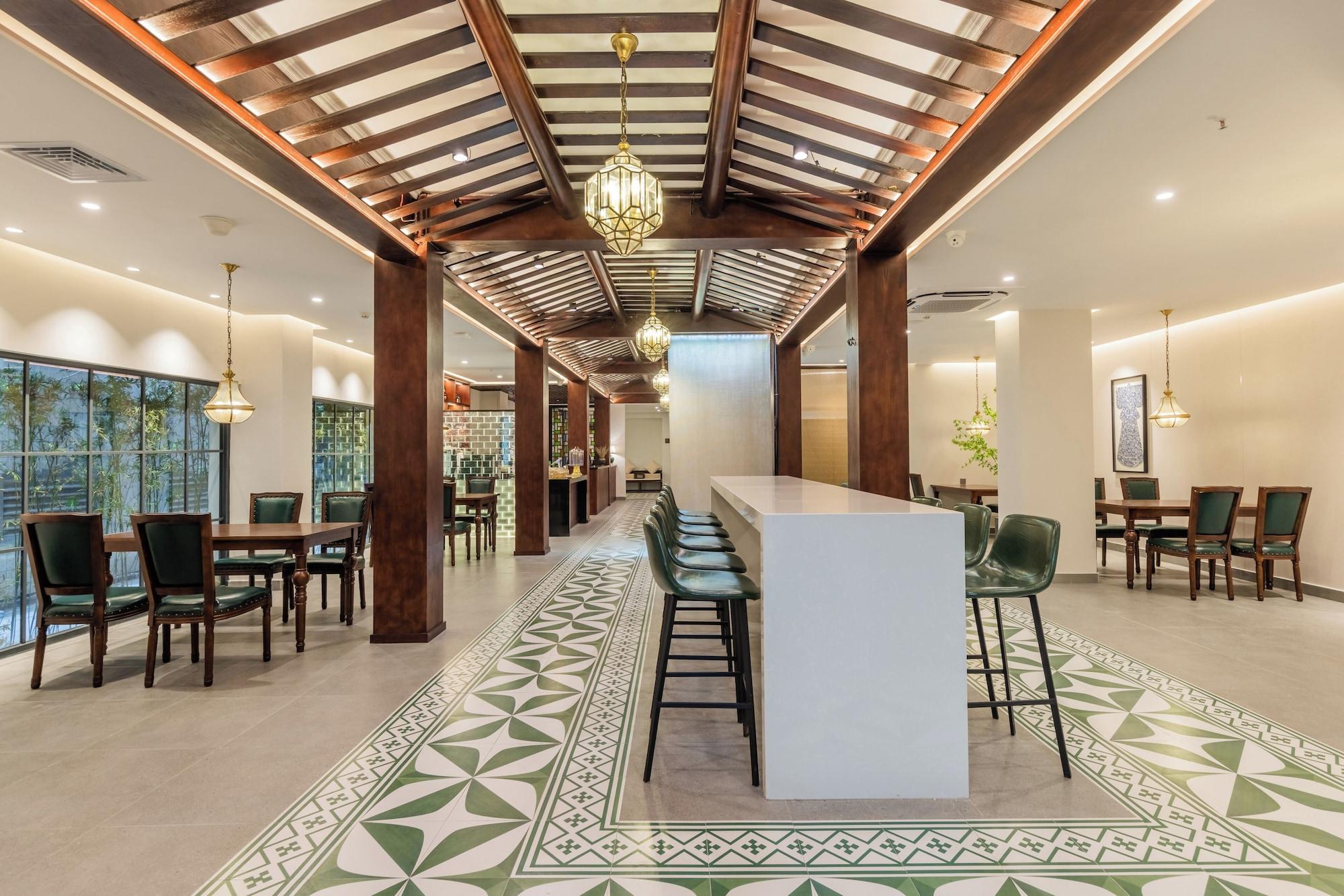 Vista Lobby Stargazing Platform Inn - Heart of Old Canton