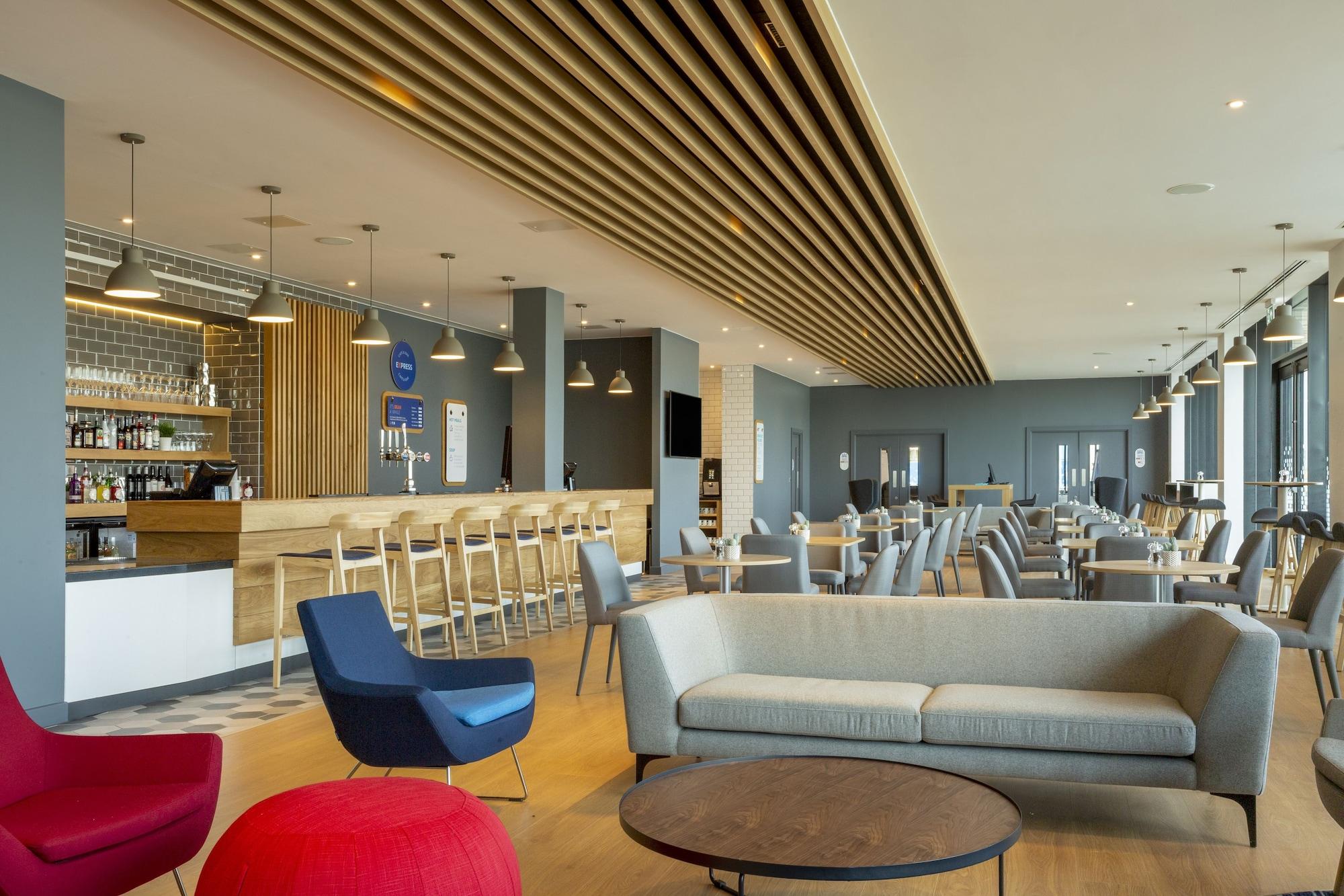 Vista Lobby Holiday Inn Express Bridgwater M5, Jct. 24 by IHG