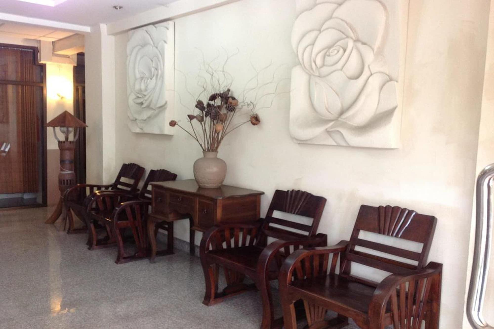 Vista Lobby Chantra Mansion