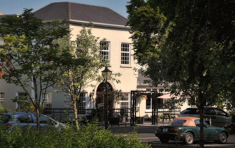 Vista Exterior Woodford Dolmen Hotel