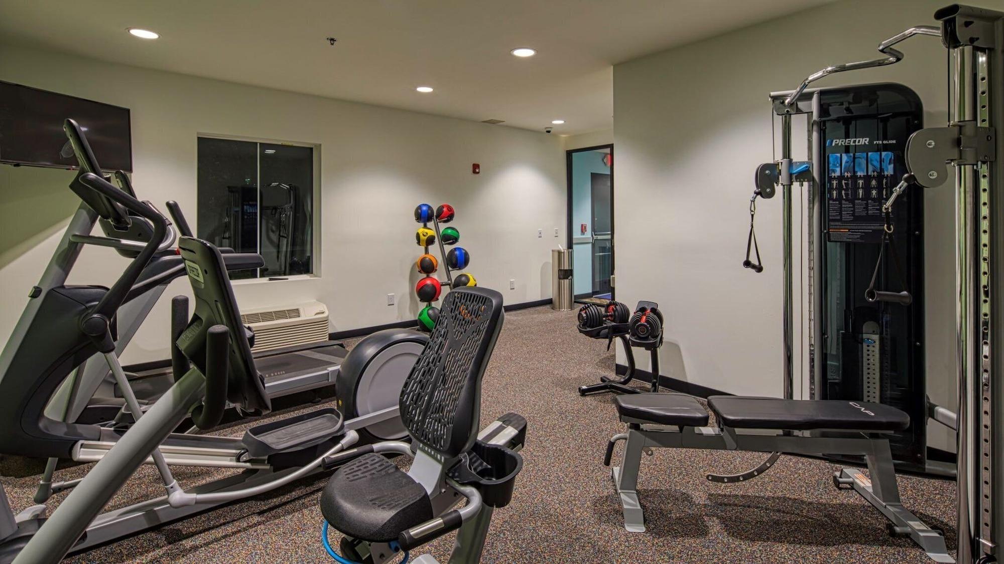 Gimnasio Uptown Suites Extended Stay Tampa FL – Riverview