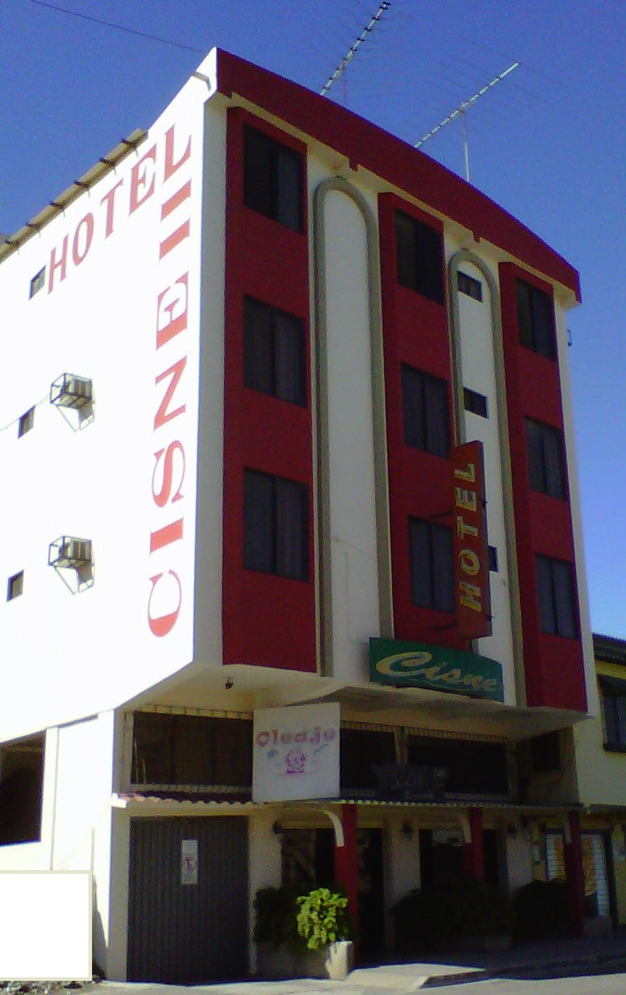 Vista Exterior Hotel Cisne II - Santa Elena