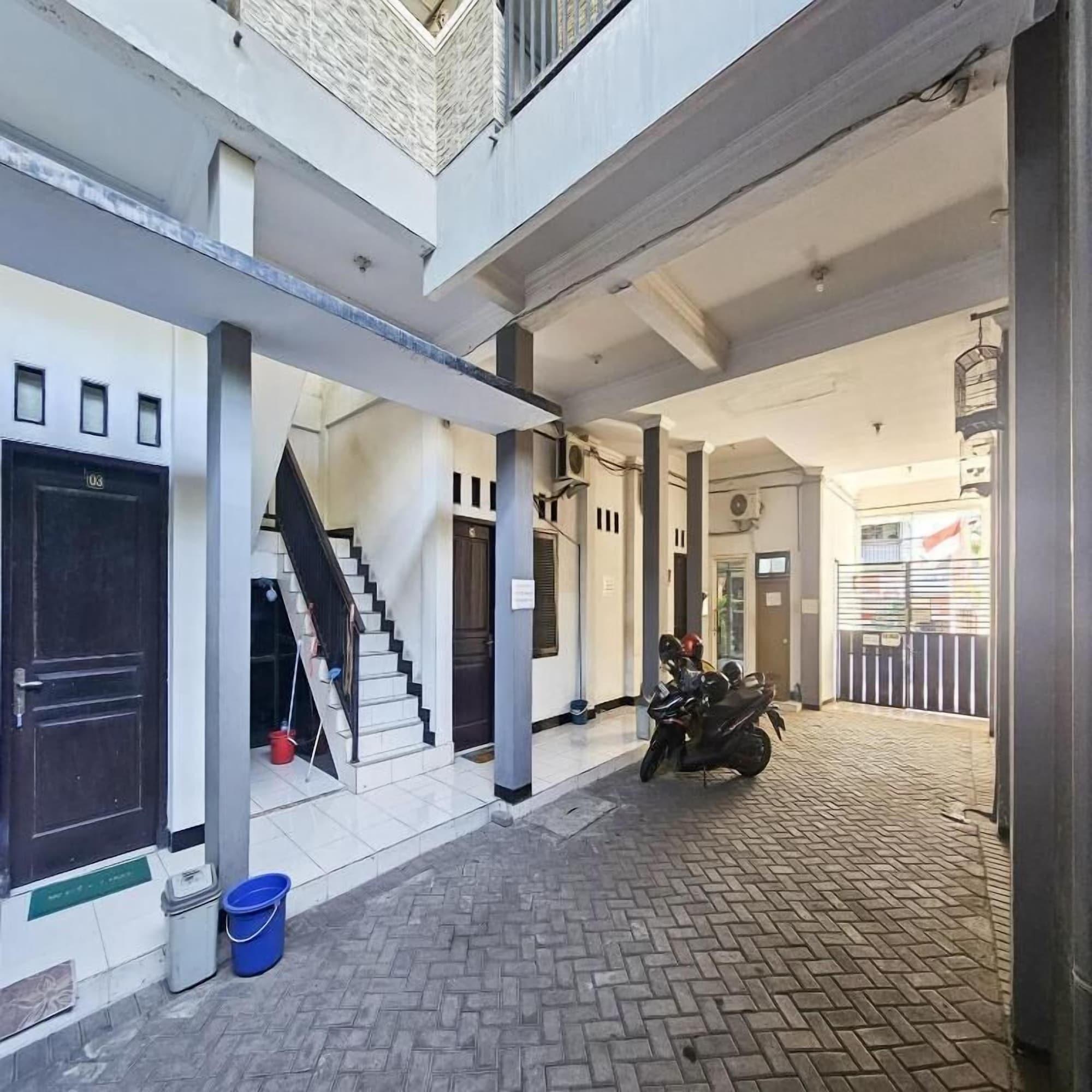 Vista Exterior OYO 3229 Ijen Homestay