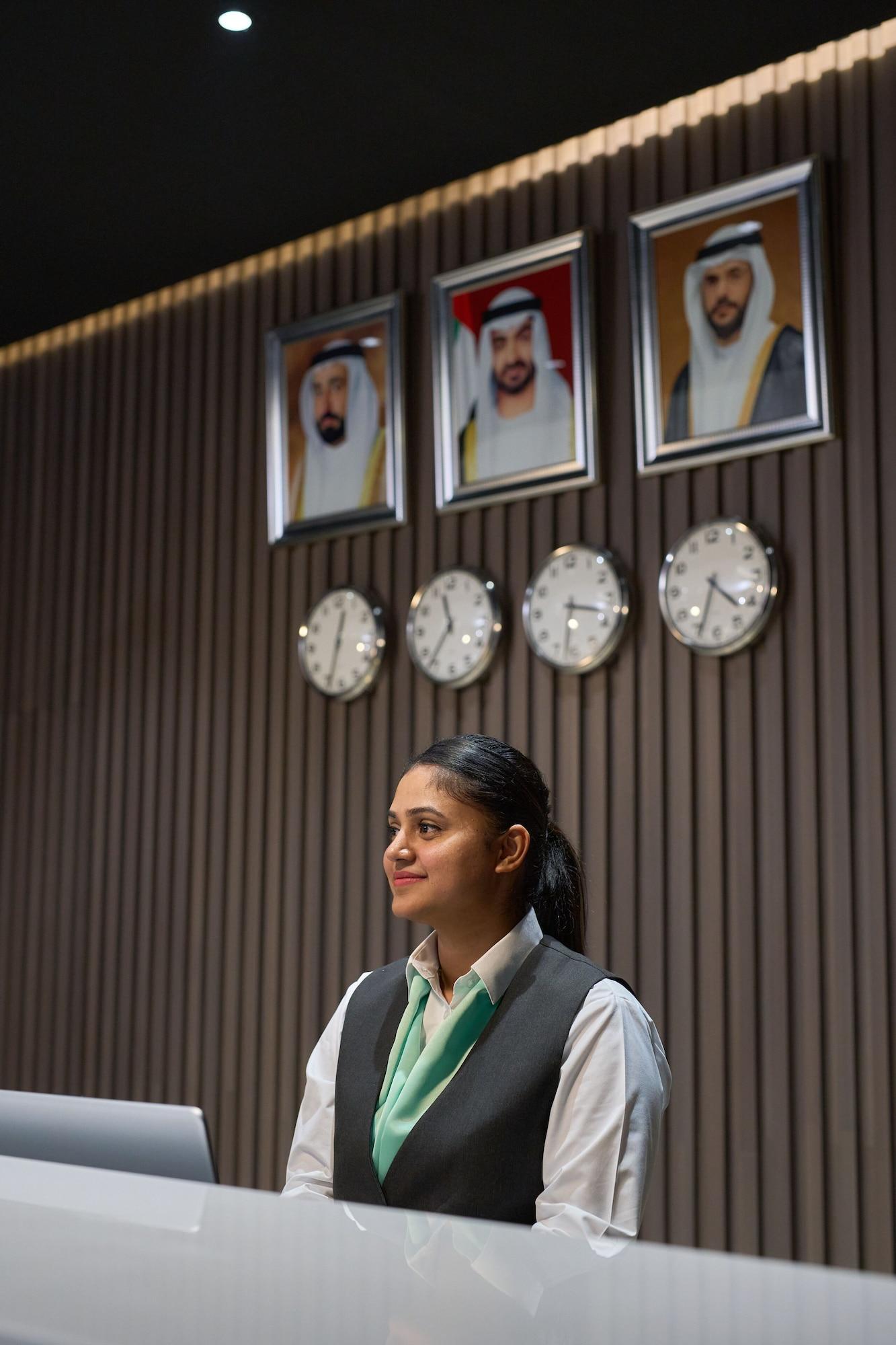 Vista Lobby Holiday International Sharjah