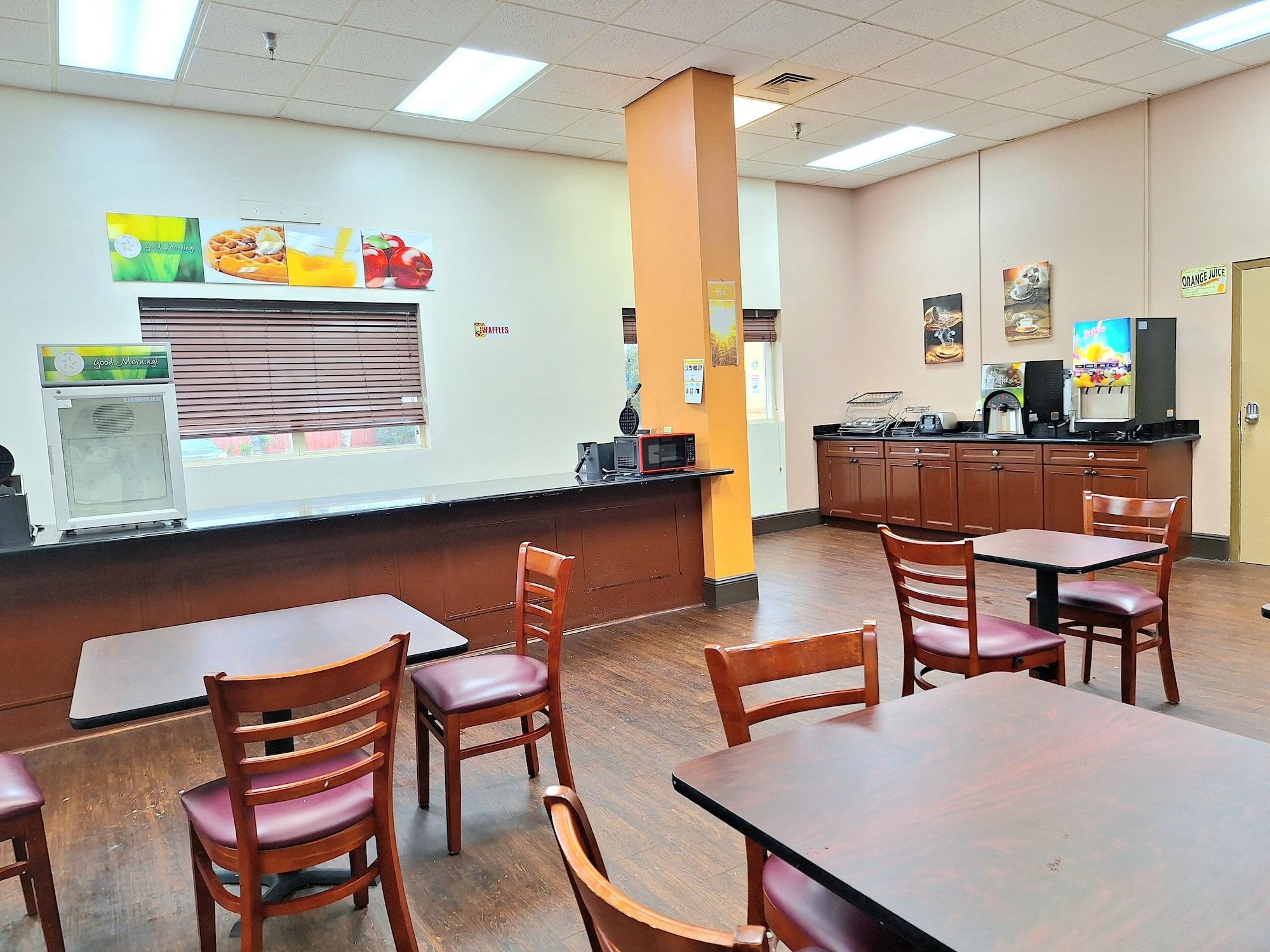 Restaurant Trident Inn & Suites, New Orleans