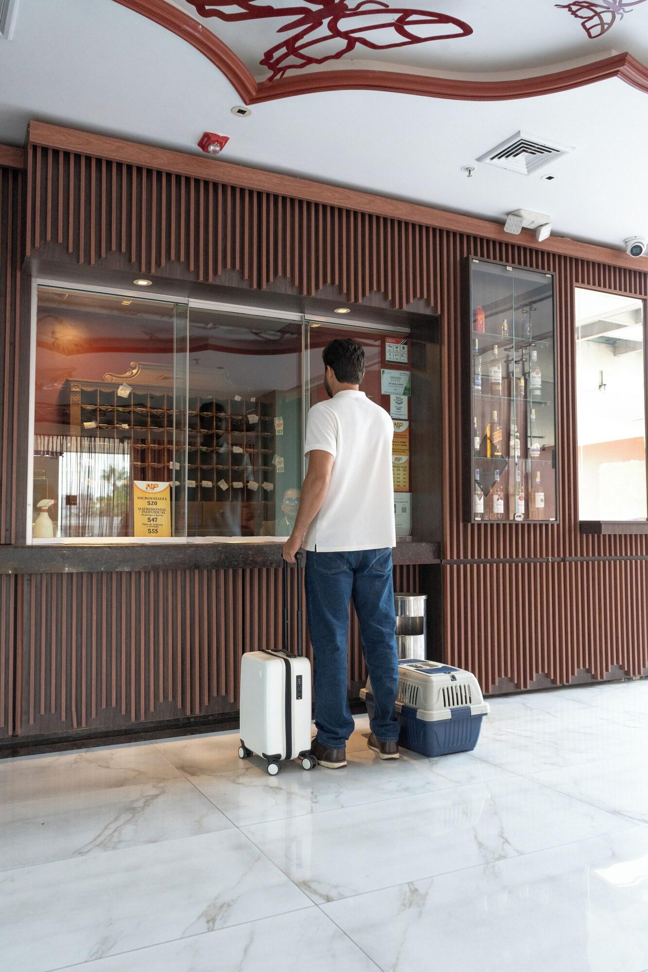 Varios NP Hotel & Suites