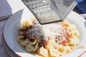 Actividad - Comparte tu amor por la pasta: clase de pasta y tiramisú en grupos pequeños en la casa de un local en Matera