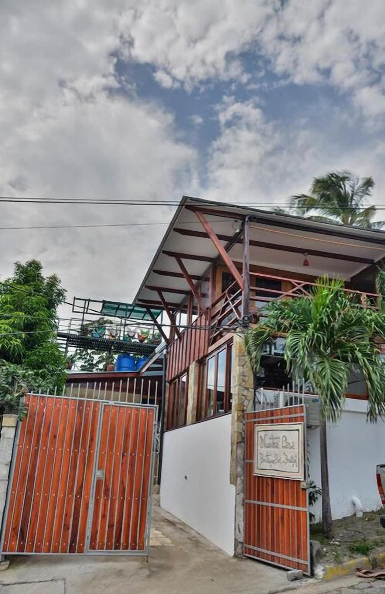 Vista Exterior Nuestra Casa