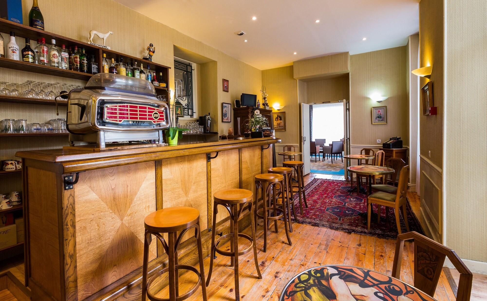 Bar/Salón Le Parc des Fées