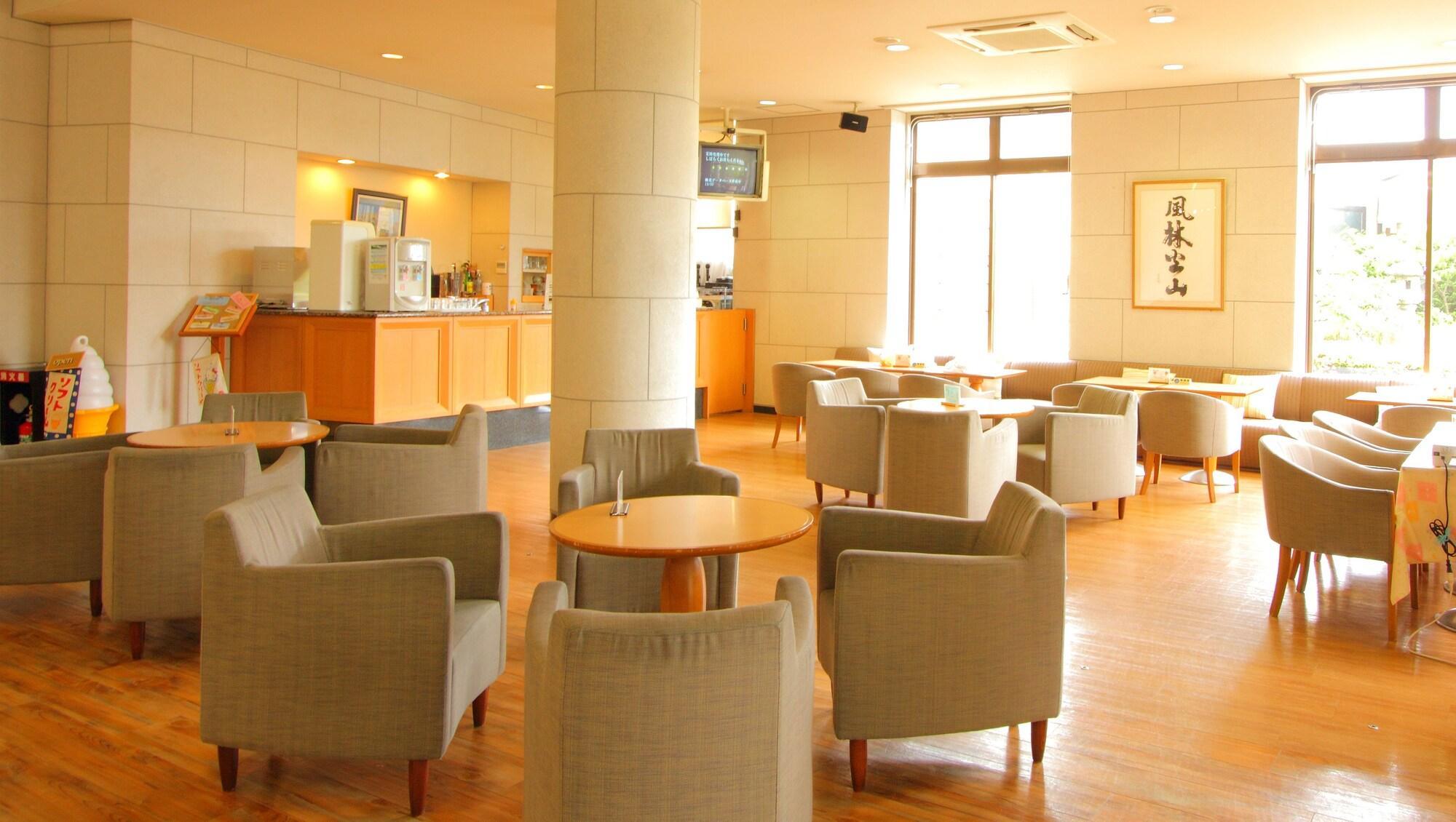 Bar/Salón Hotel Hana Isawa