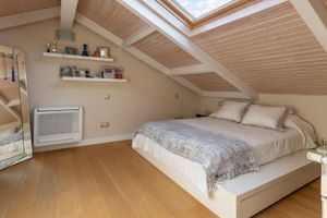 Alquiler Vacacional - Charming home with pool in center of Madrid sleeps 12+