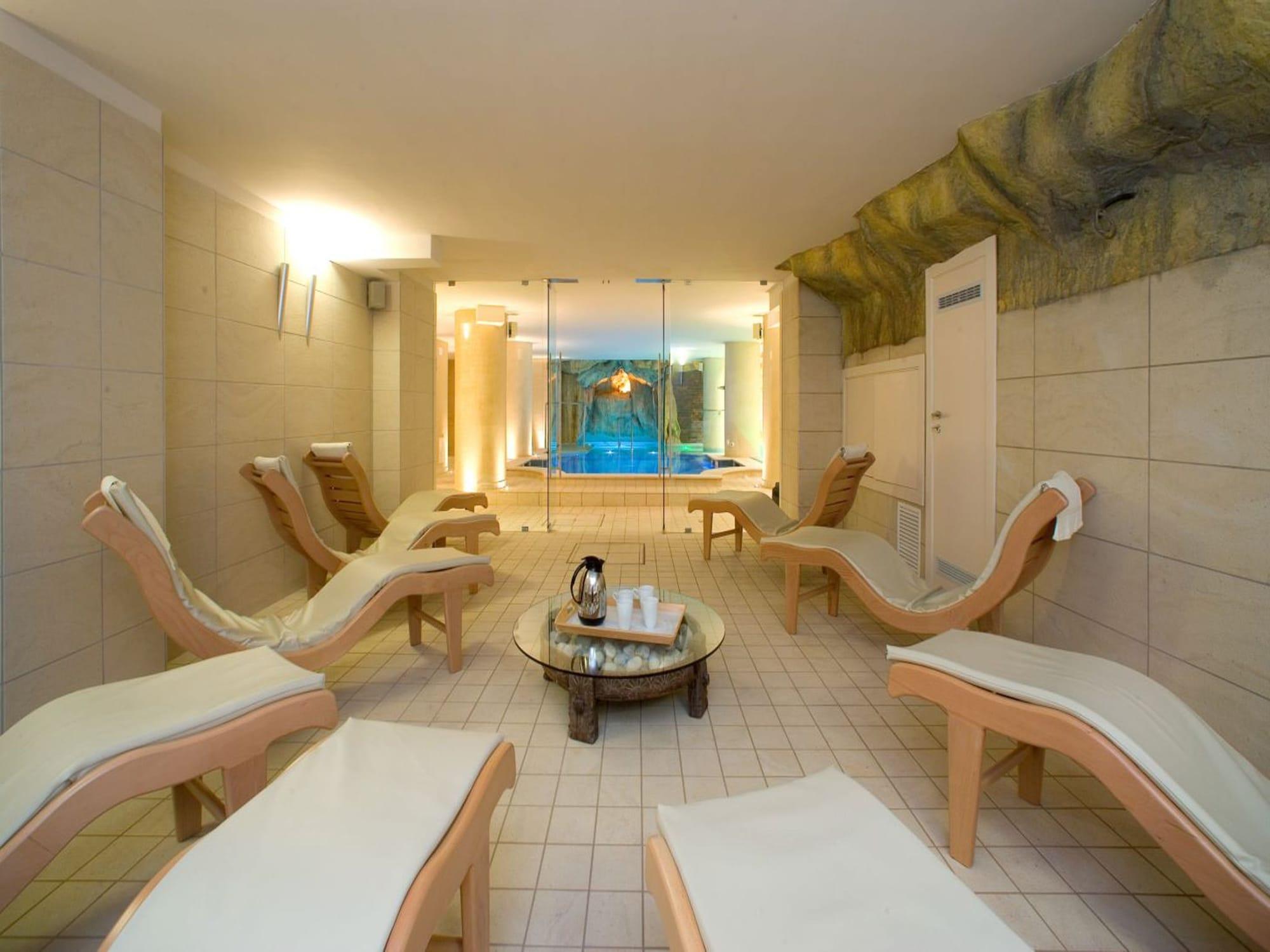Spa Ulisse Deluxe Hostel