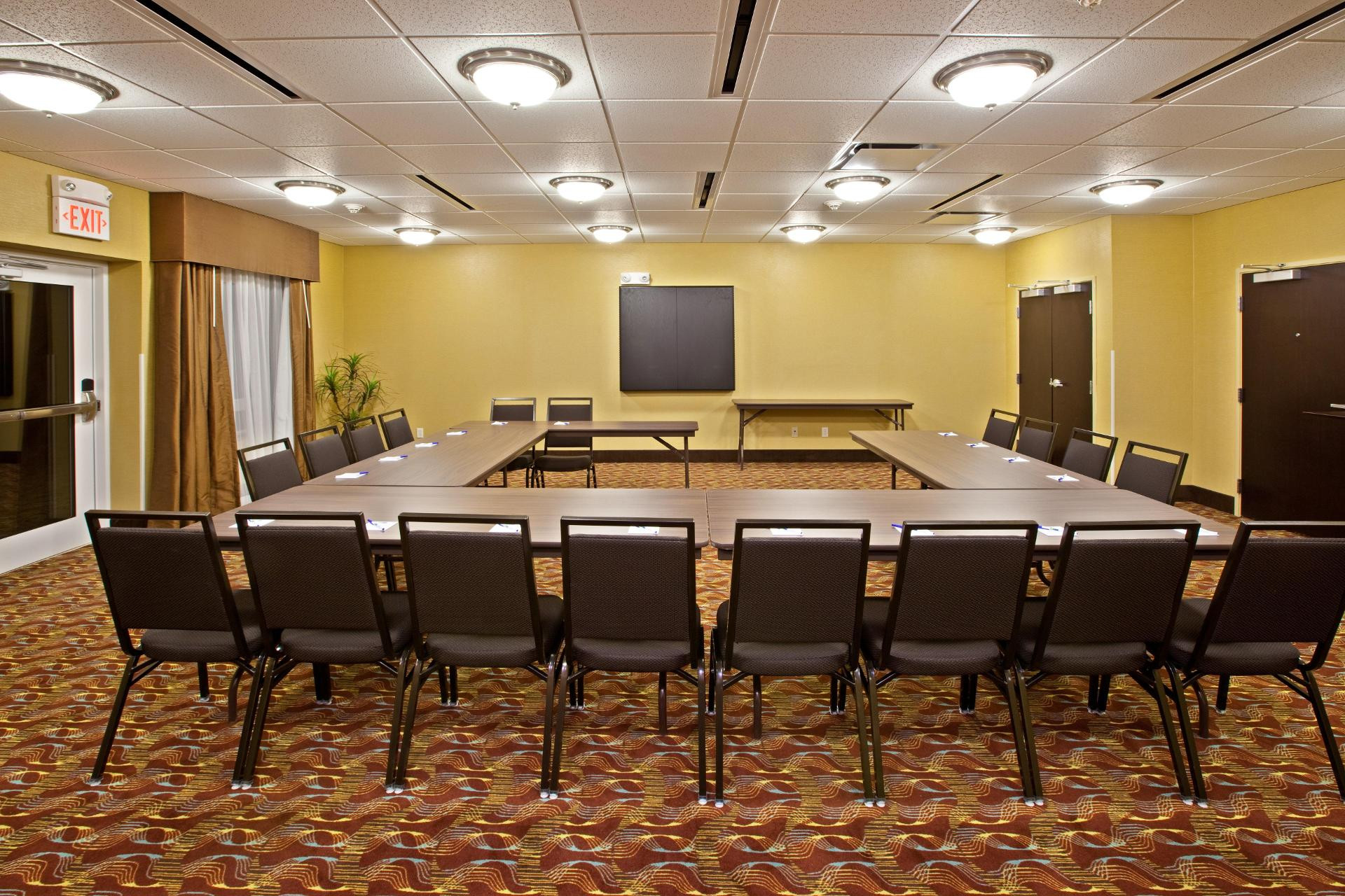 Centro de Negocios Holiday Inn Express and Suites Richwood Cincinnati
