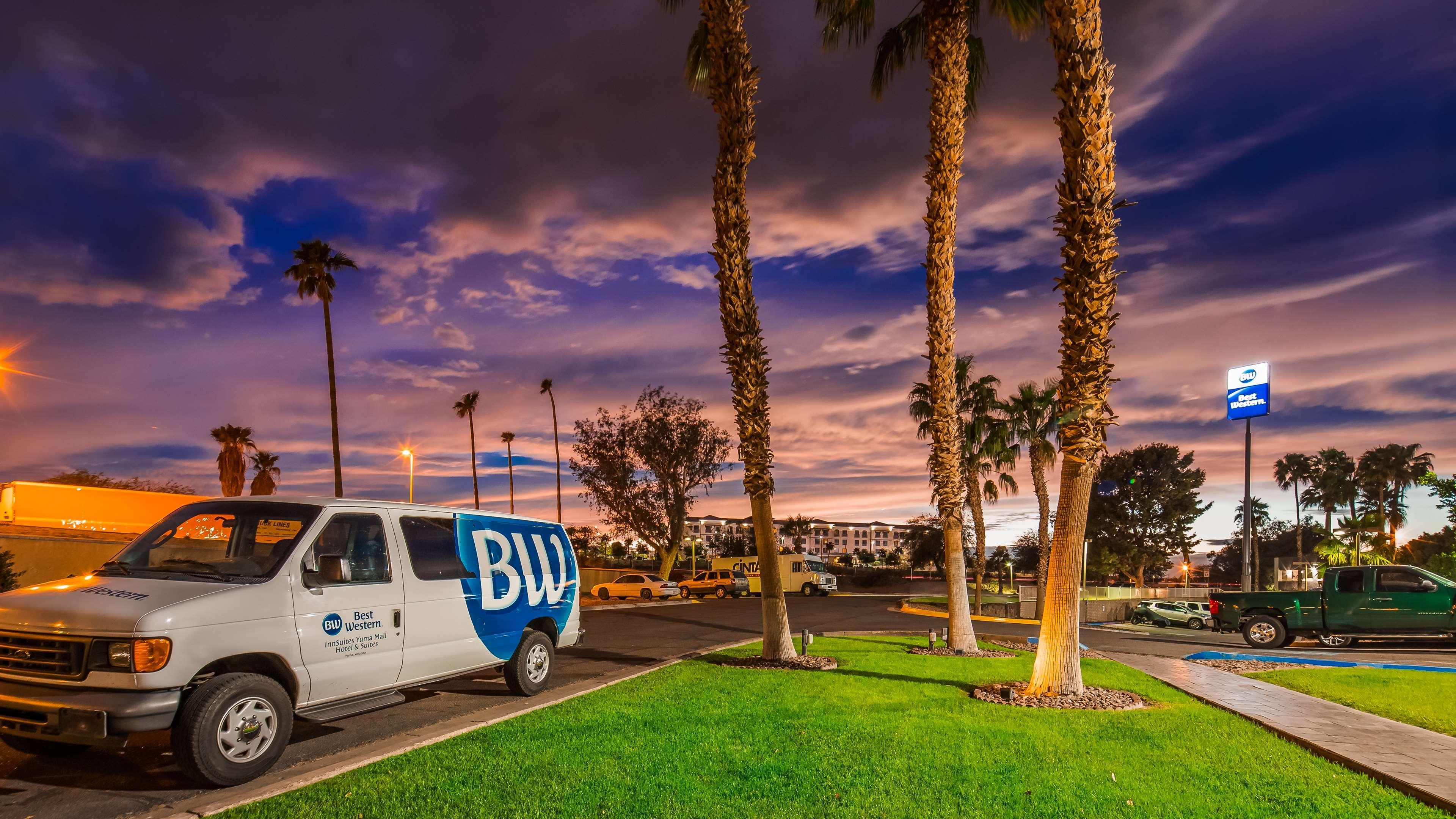 Vista Exterior Best Western Yuma Mall Hotel & Suites