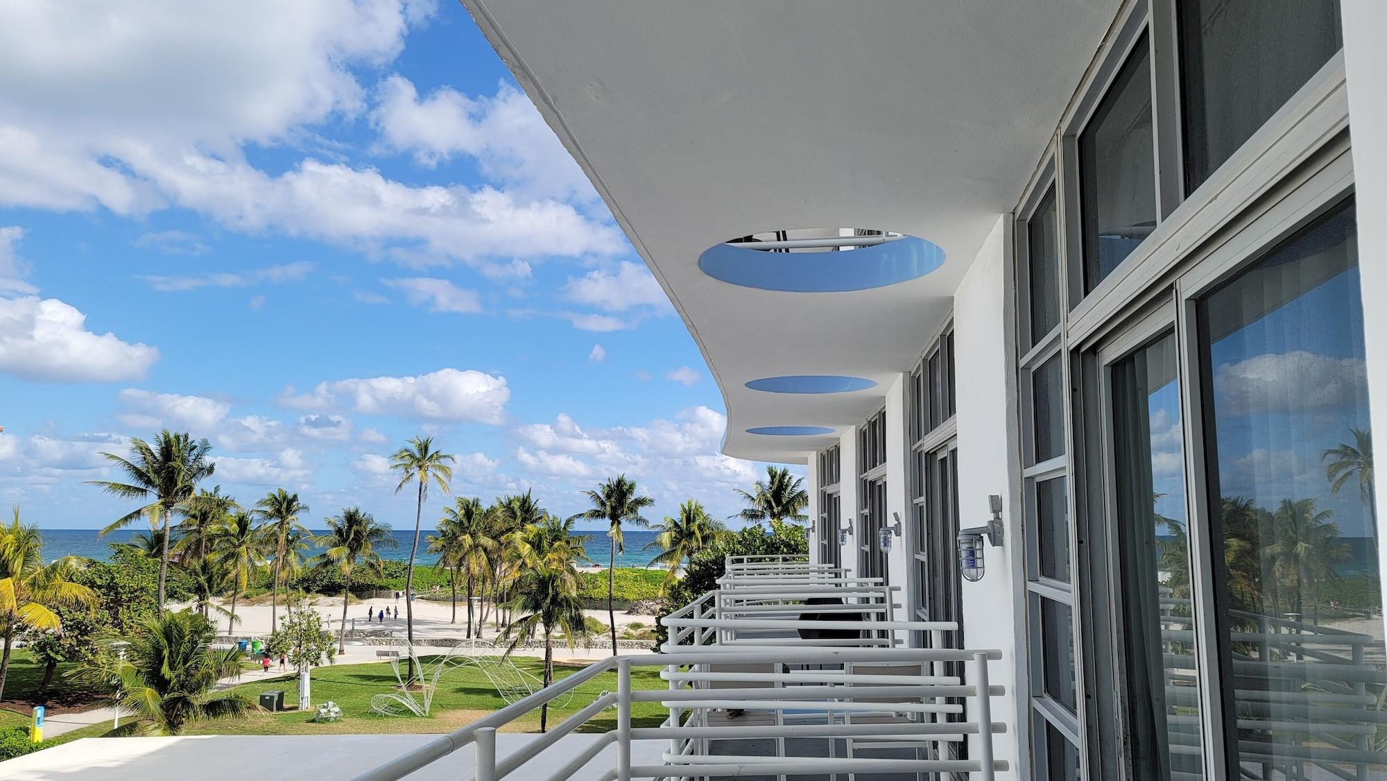 Playa Strand Ocean Drive Suites