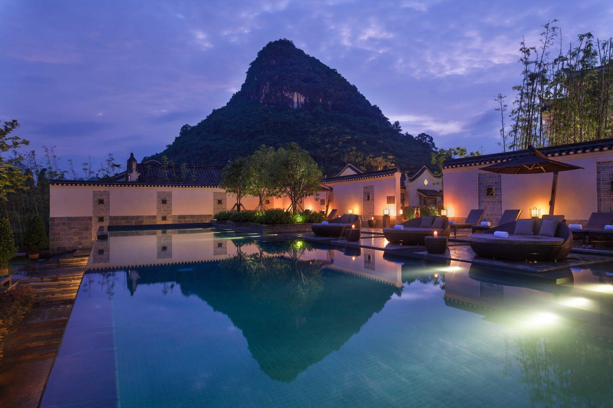 Vista Piscina Banyan Tree Yangshuo