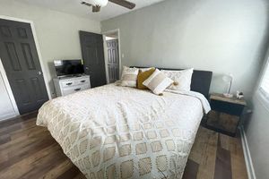 Alojamiento - Modern Farmhouse w/Gameroom and theater room close to everything