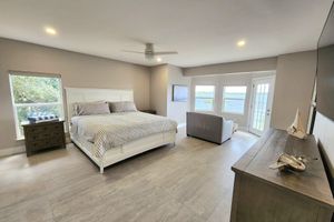 Alquiler Vacacional - 9 Bed/Sleeps 25 Waterfront Home on Lake Josephine