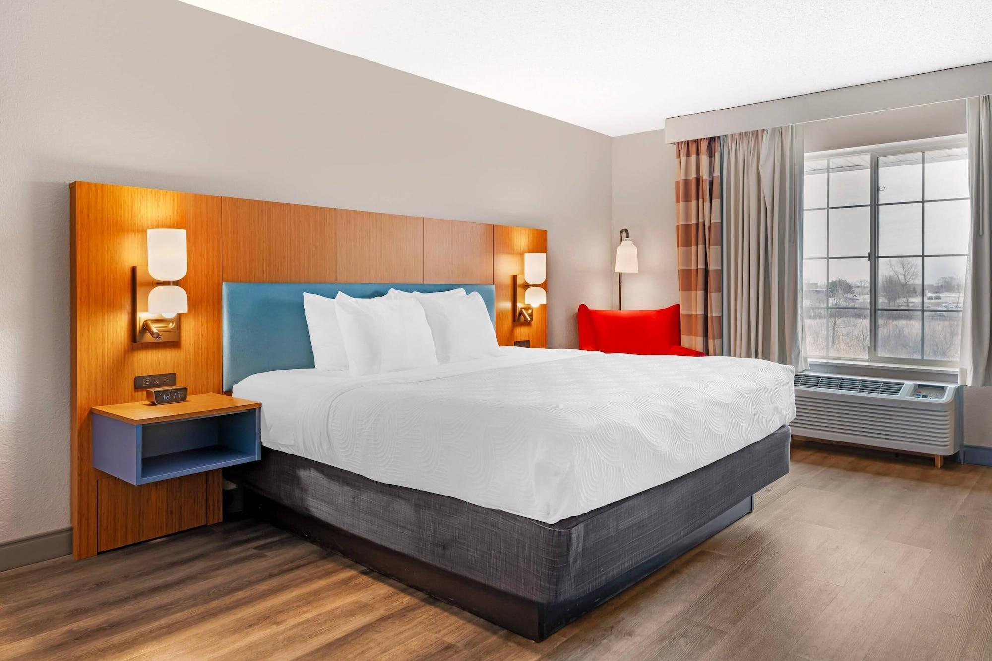 Habitación Country Inn & Suites by Radisson, West Bend, WI