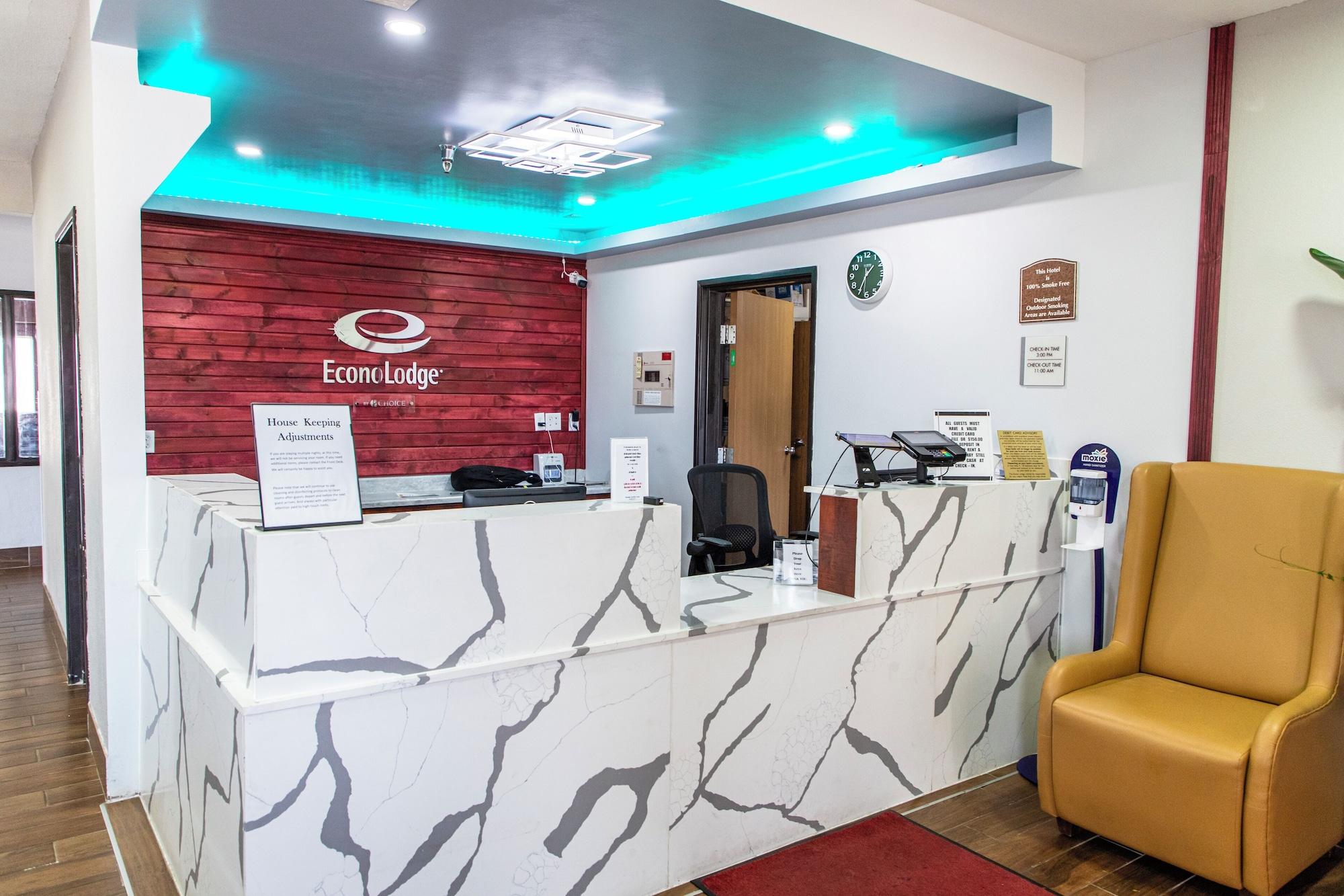Vista Lobby Econo Lodge Fargo - West Acres