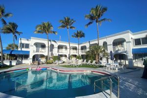 Alojamiento - Coral Key Inn