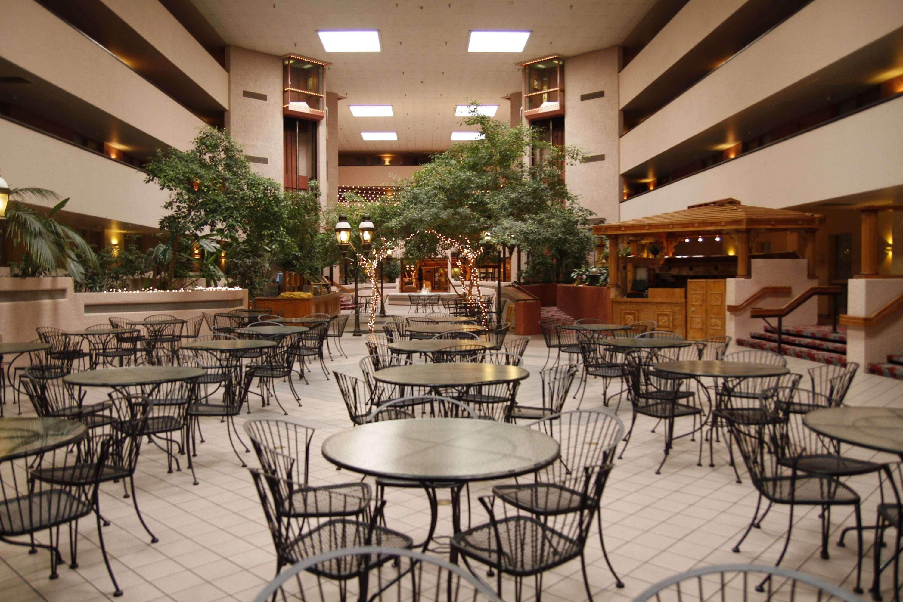 Vista Lobby Ramada by Wyndham Viscount Suites Tucson East