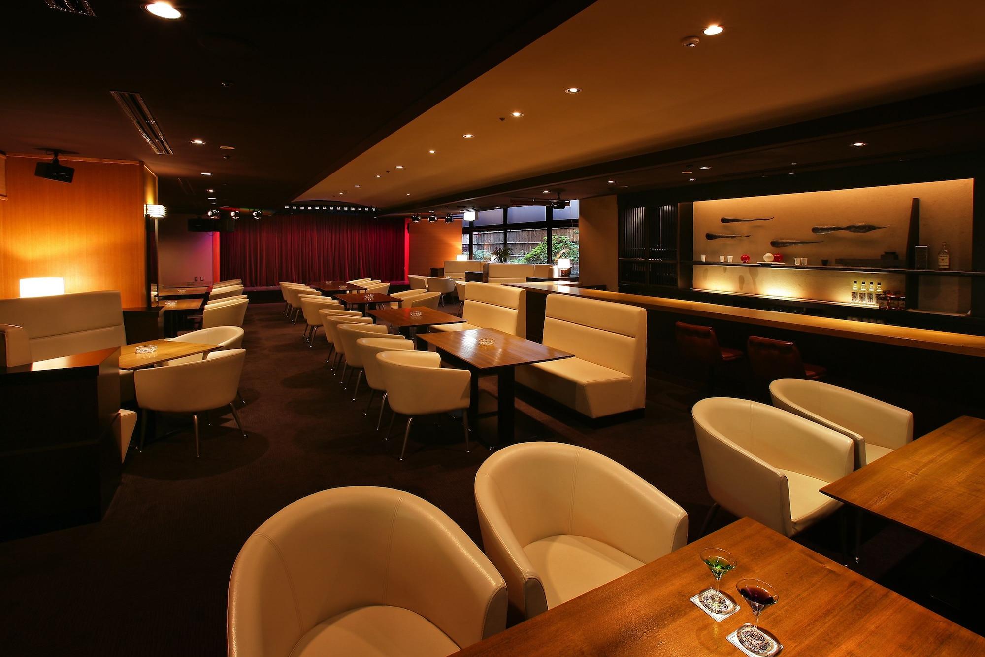 Bar/Salón Aishinkan