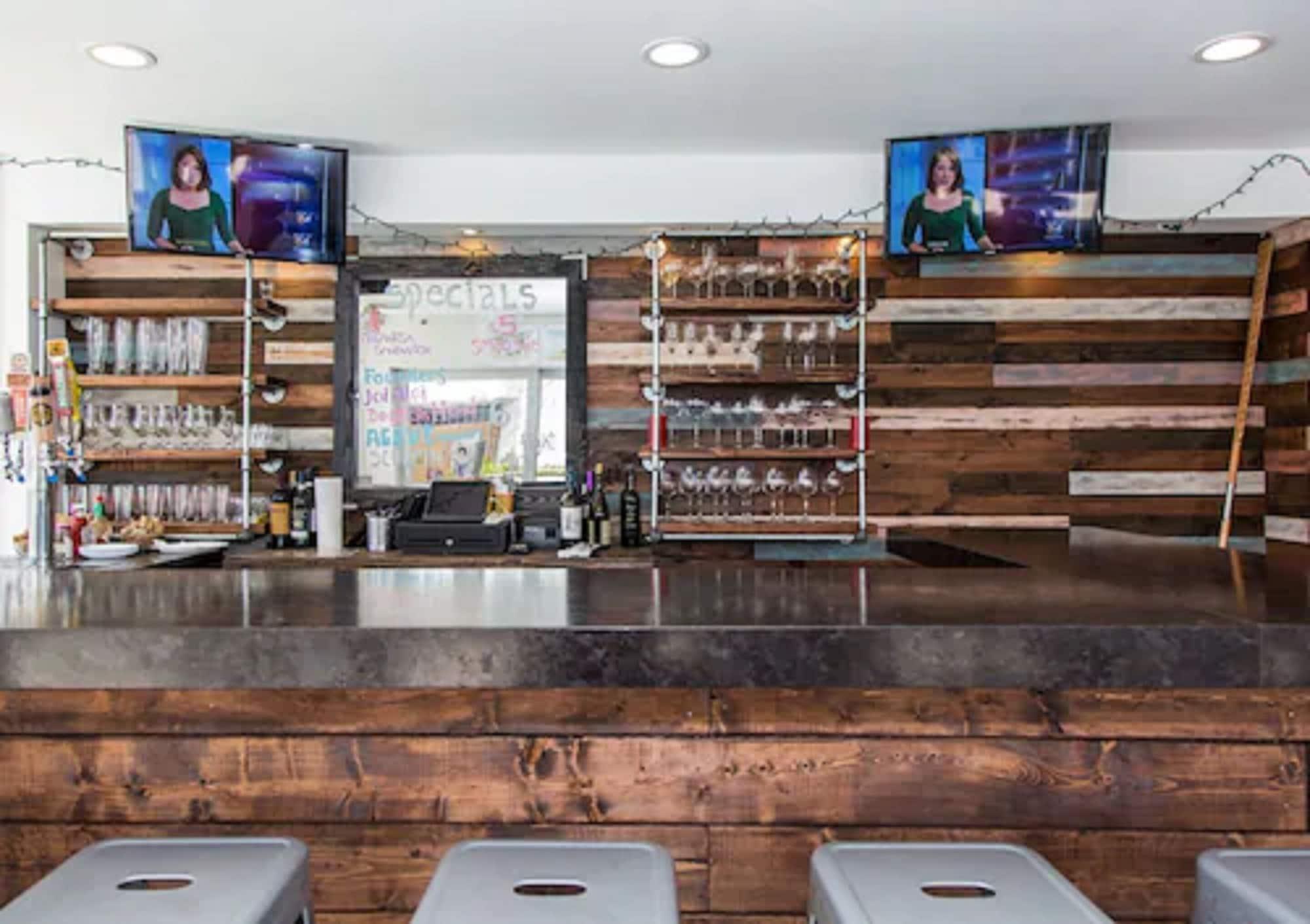 Bar/Salón Premiere Hotel