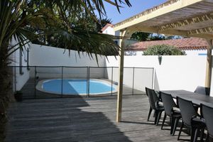 Alquiler Vacacional - Villa with heated pool close to the sea and the forest