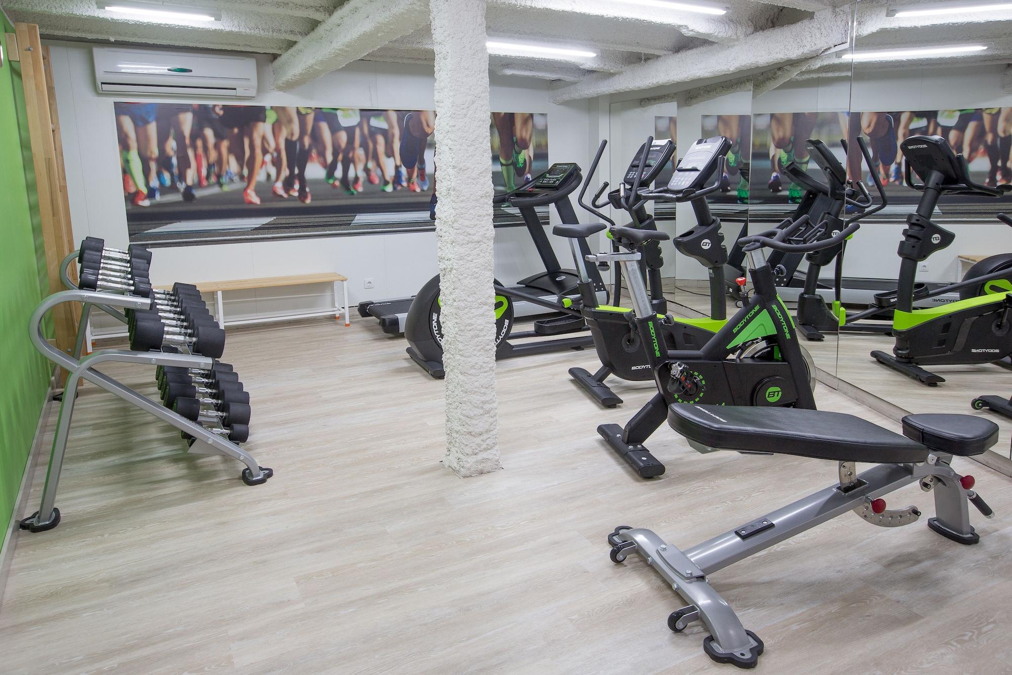 Gimnasio Neptuno Aparthotel