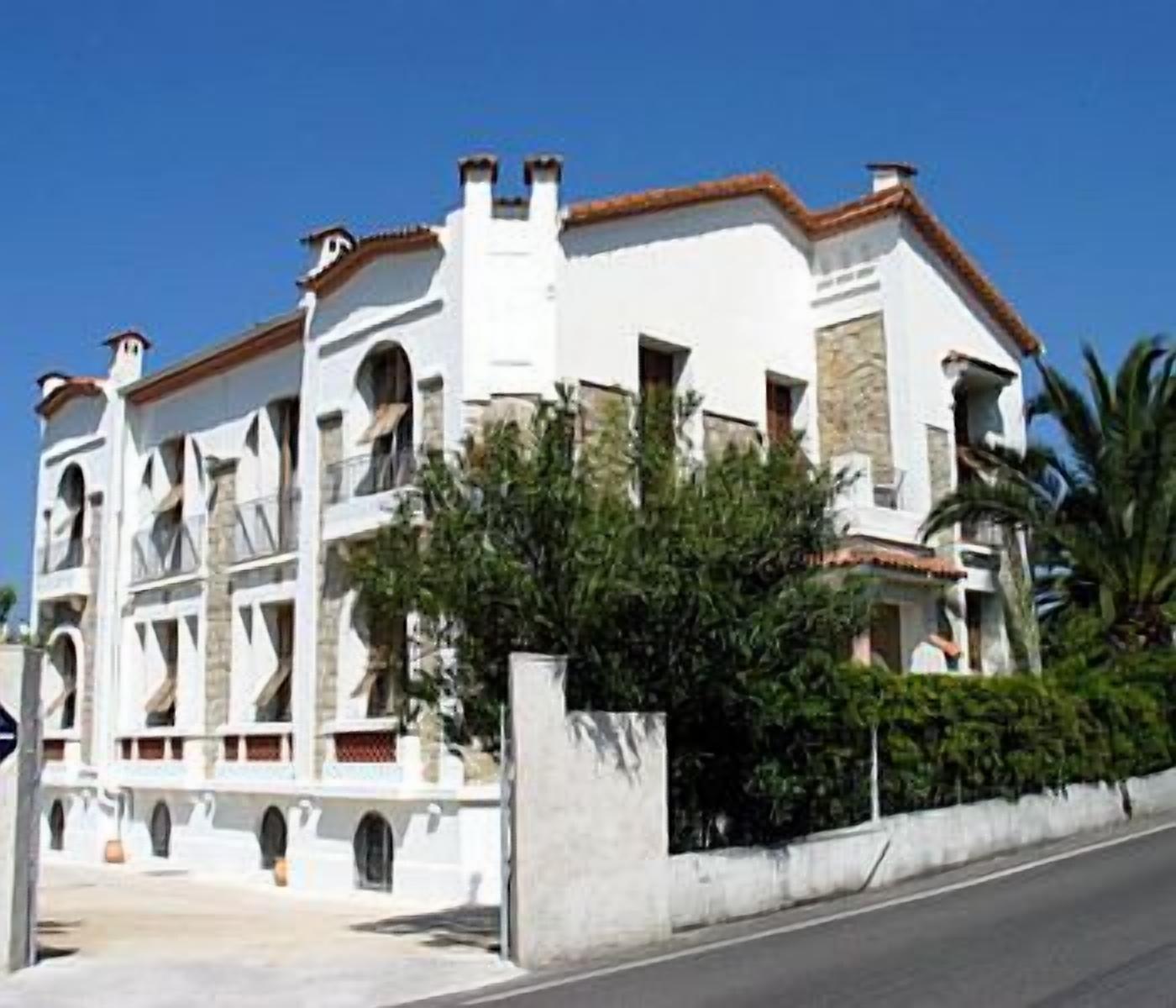 Varios Hotel Pierre Loti