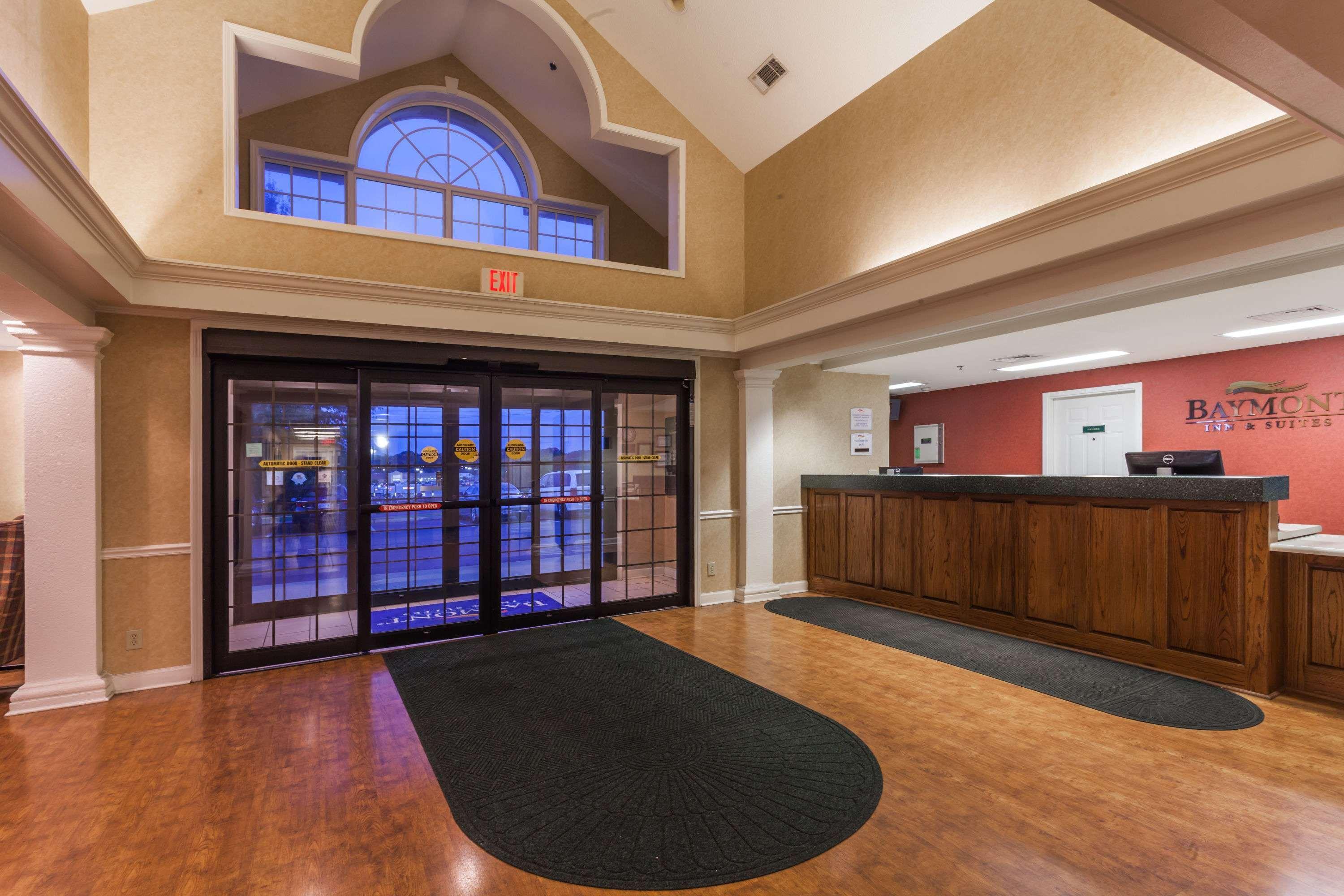 Vista Lobby Baymont By Wyndham Columbia Maury