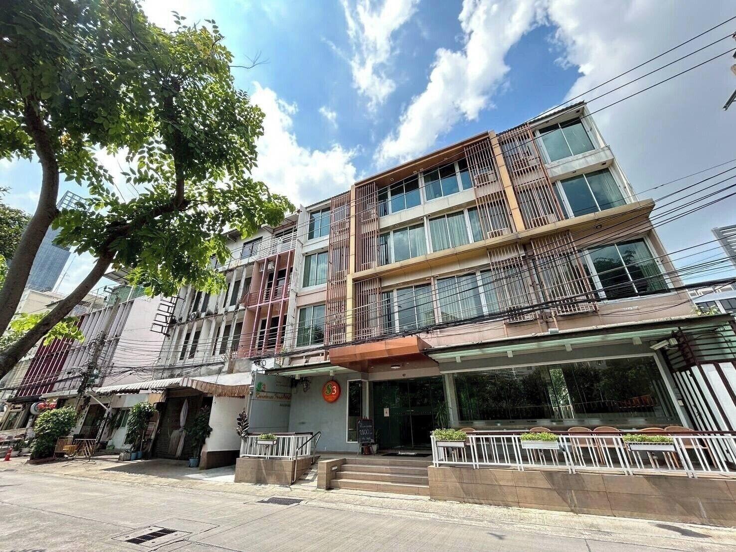 Varios S3 Residence Park