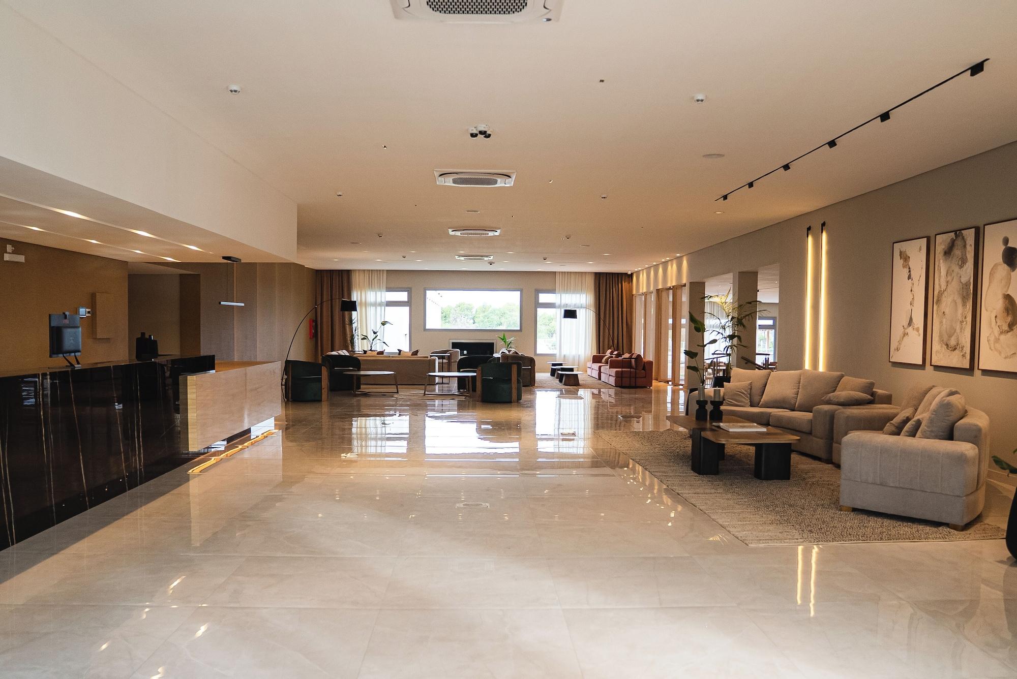 Vista Lobby Howard Johnson Hotel & Spa Bahía Blanca