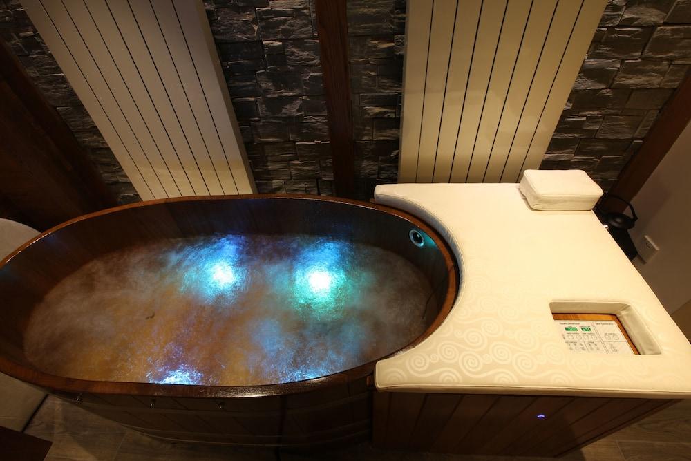 Spa Star World International Hotel