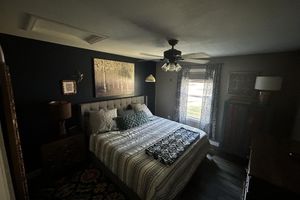 Alquiler Vacacional - Brand-new house sits 2 blocks from Forest Park.