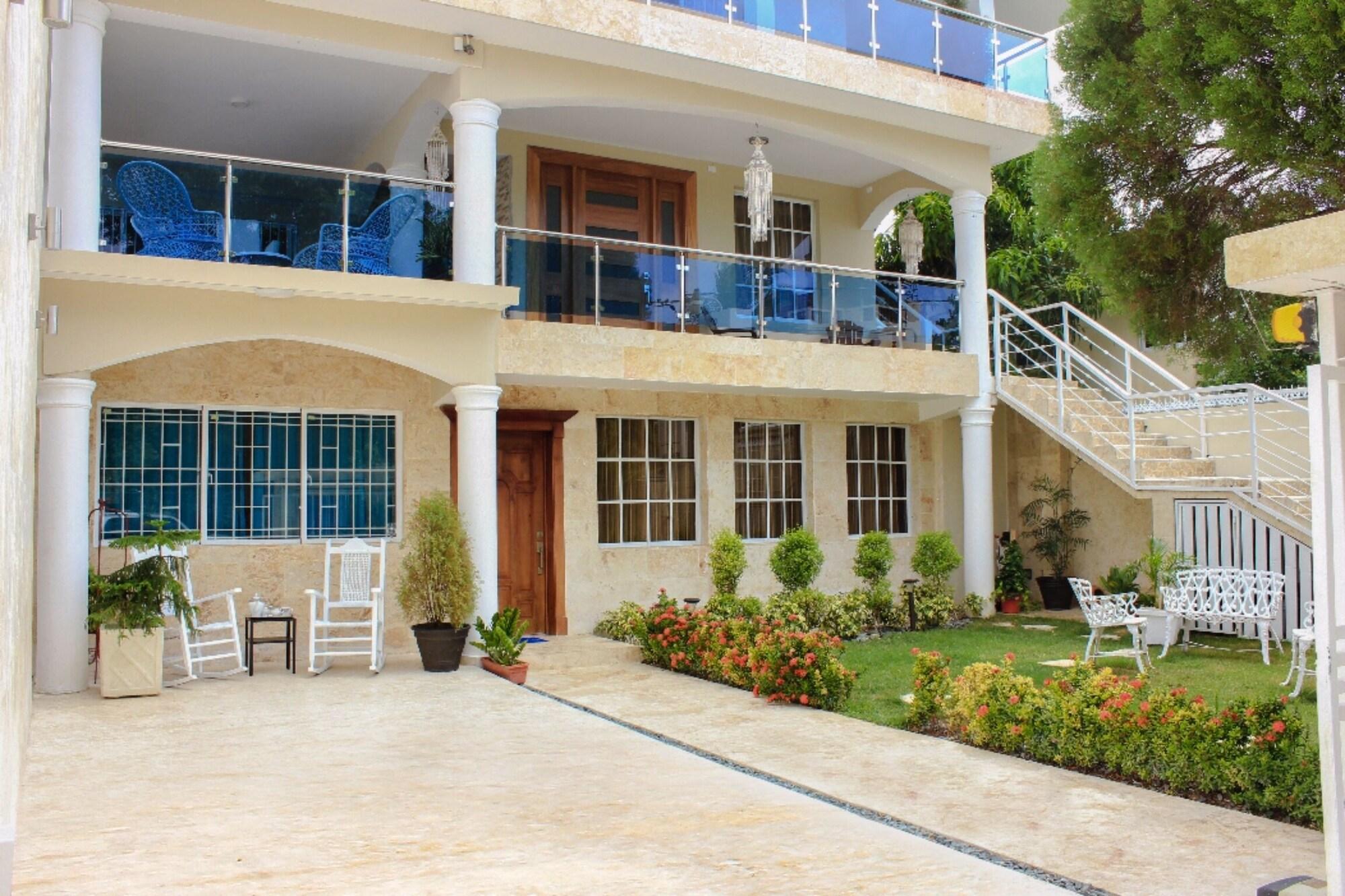 Vista Exterior Room-central 1bd and Bth With Common Pic