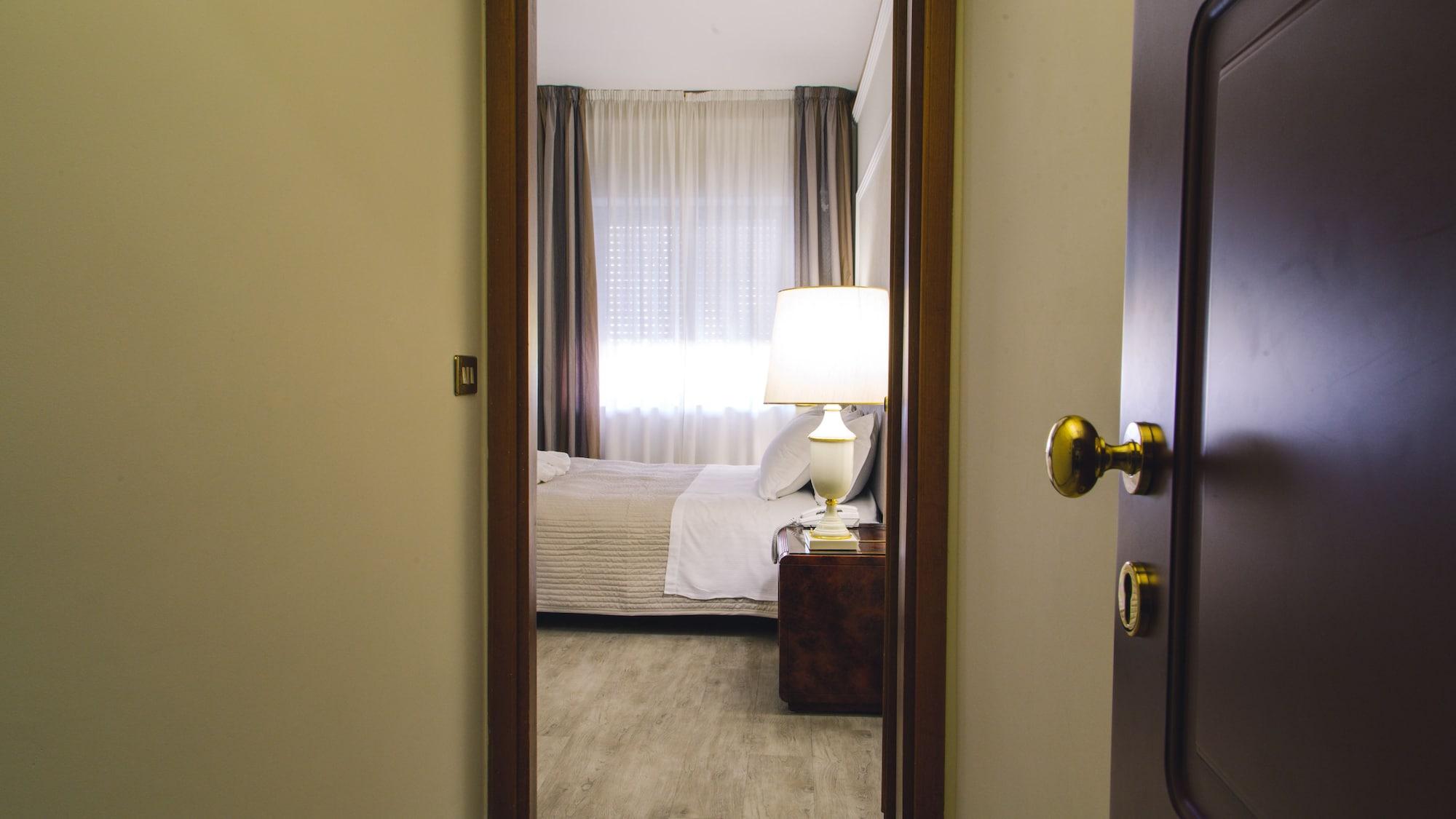 Set de Habitación Grand Hotel Excelsior