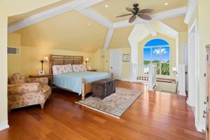 Alquiler Vacacional - Waterfront Villa with Dock, Walk to Beach Club & Rusty Anchor Rest. 3b/r  3.5b/a