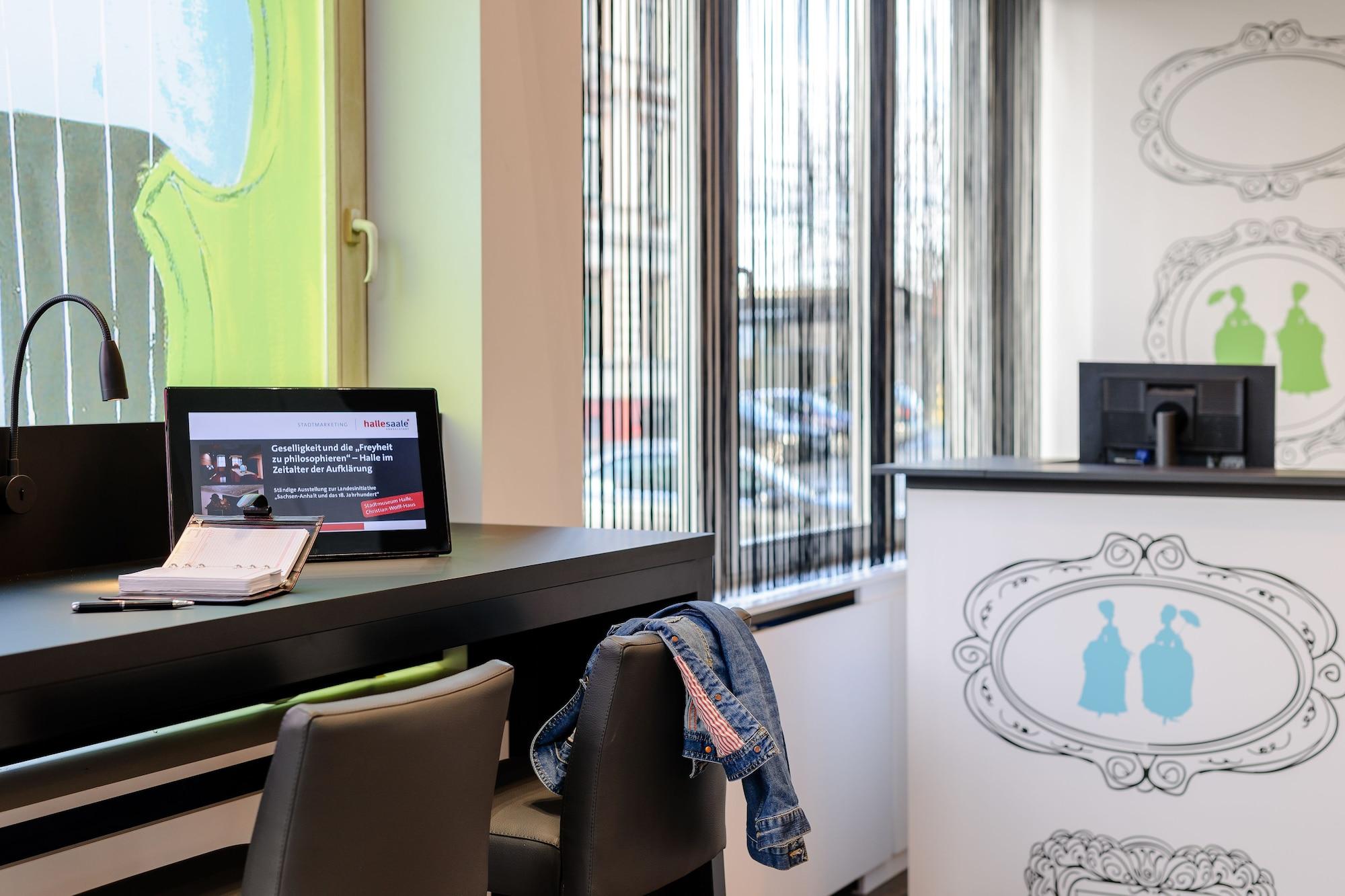 Vista Lobby ibis Styles Halle