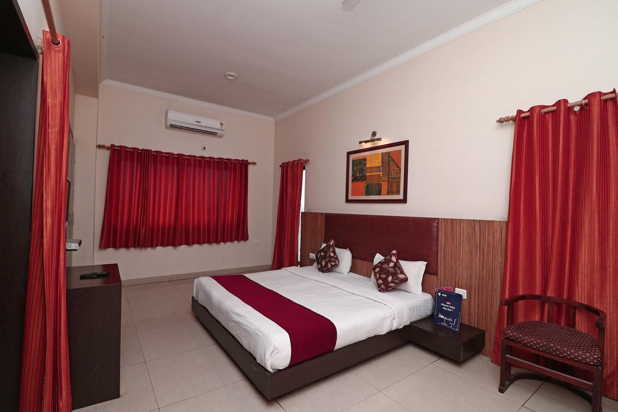 Varios OYO 4754 Hotel Center Point