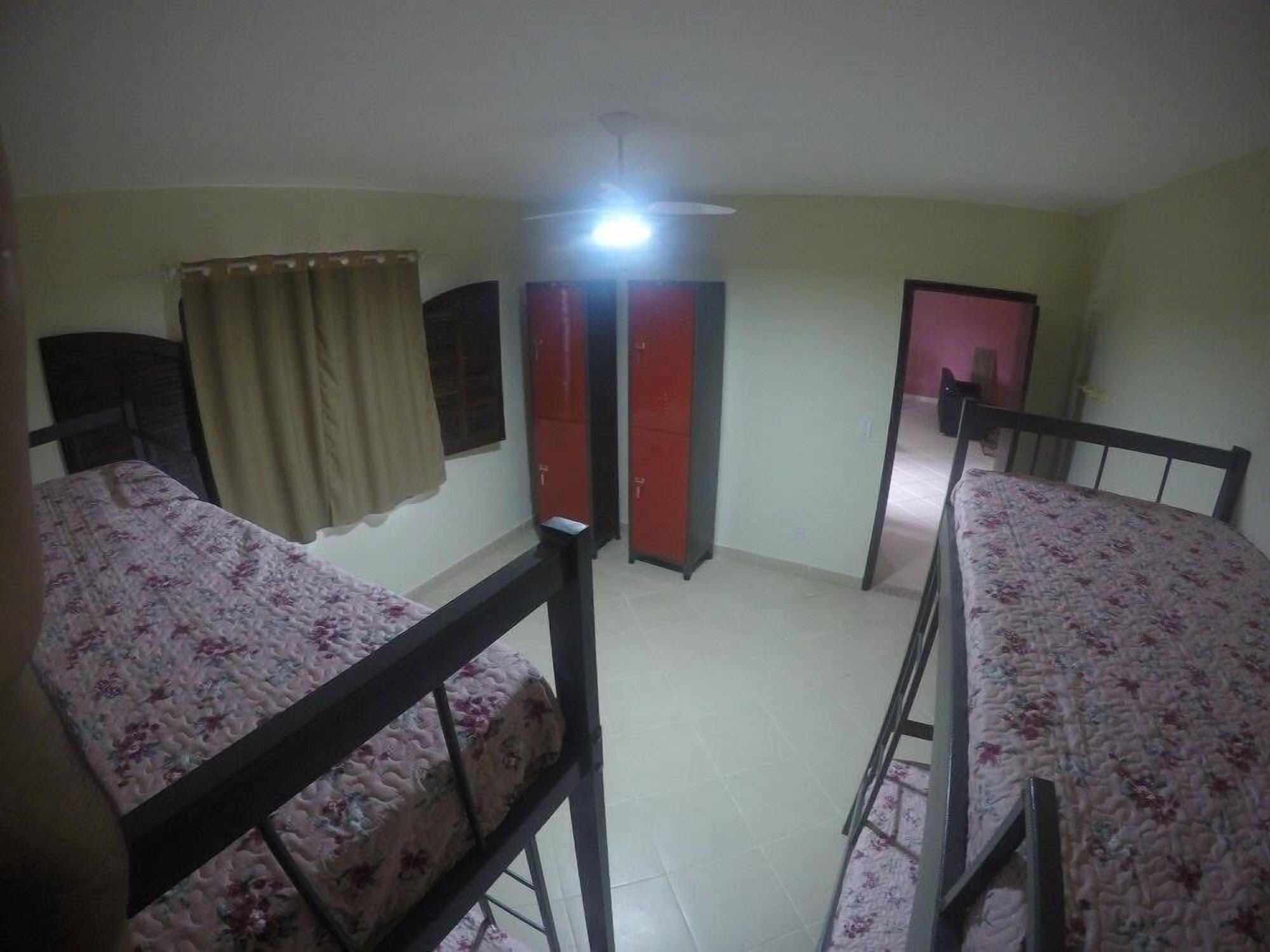 Varios Hostel Le Monde