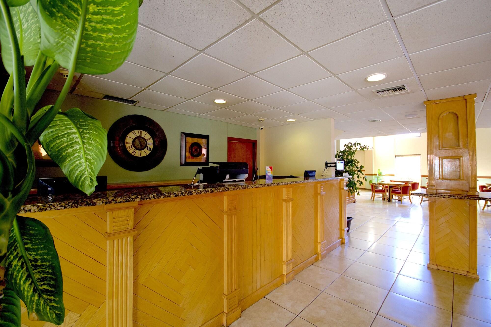 Vista Lobby Hotel Consulado Inn