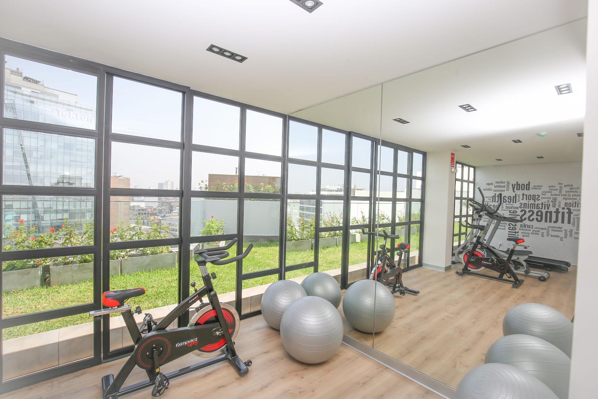 Gimnasio Trendy Host Black - San Isidro