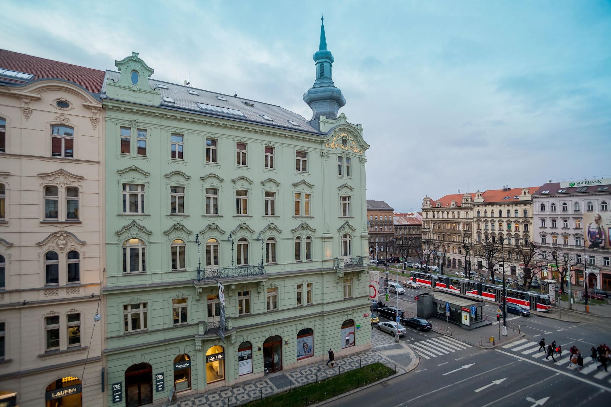 Varios Vinohradský dům